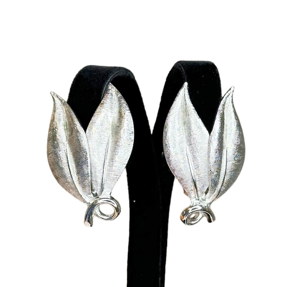Emmons Signed Vintage 50s 60s Silver Tone Large Leaf Clip On Earrings